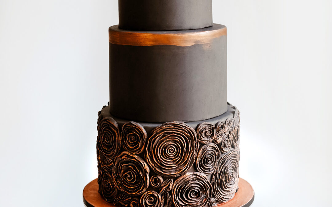Fondant Hochzeitstorte Black is Back